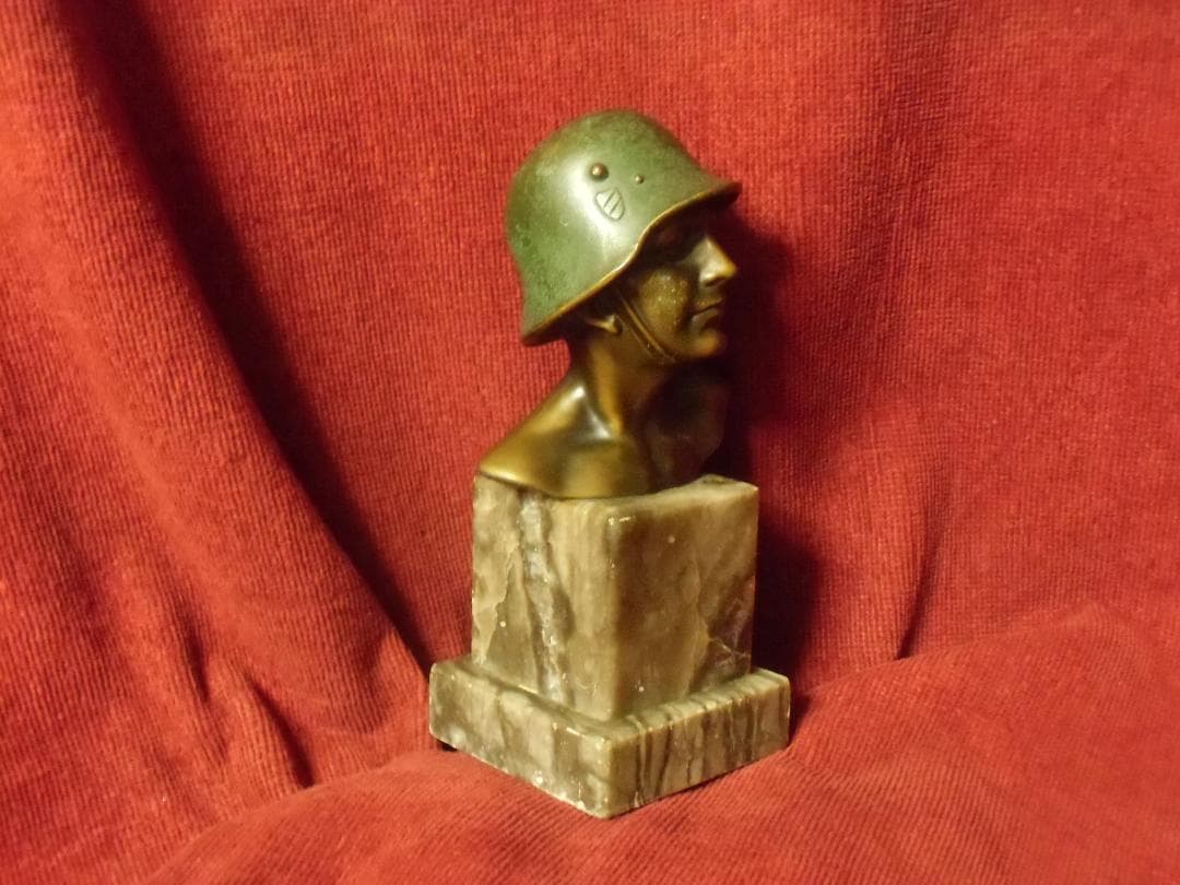 ⊞ドイツ軍＊若き兵士の胸像（実物）