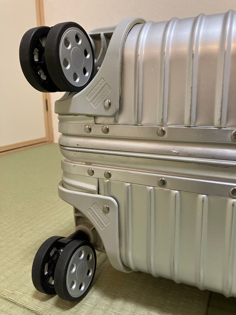 週末限定値下げ‼️廃盤　RIMOWA リモワ トパーズ 98L シルバー正規品