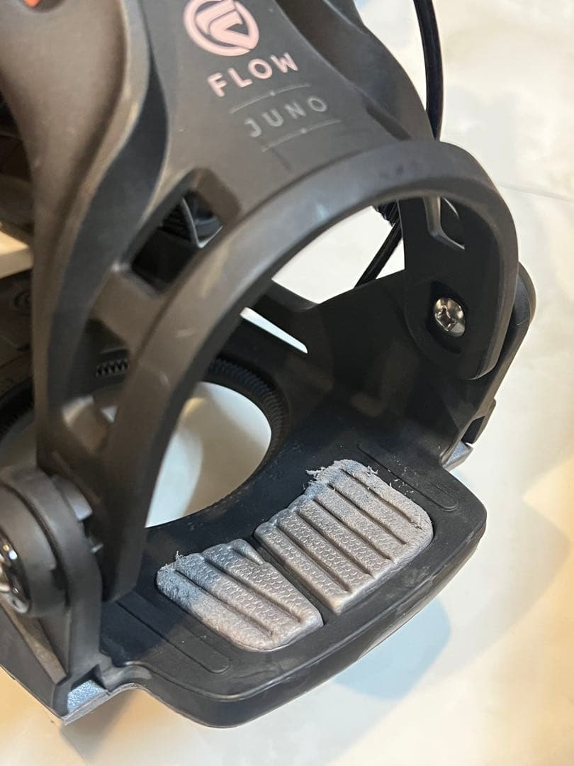 FLOW NIDECKERビンディング