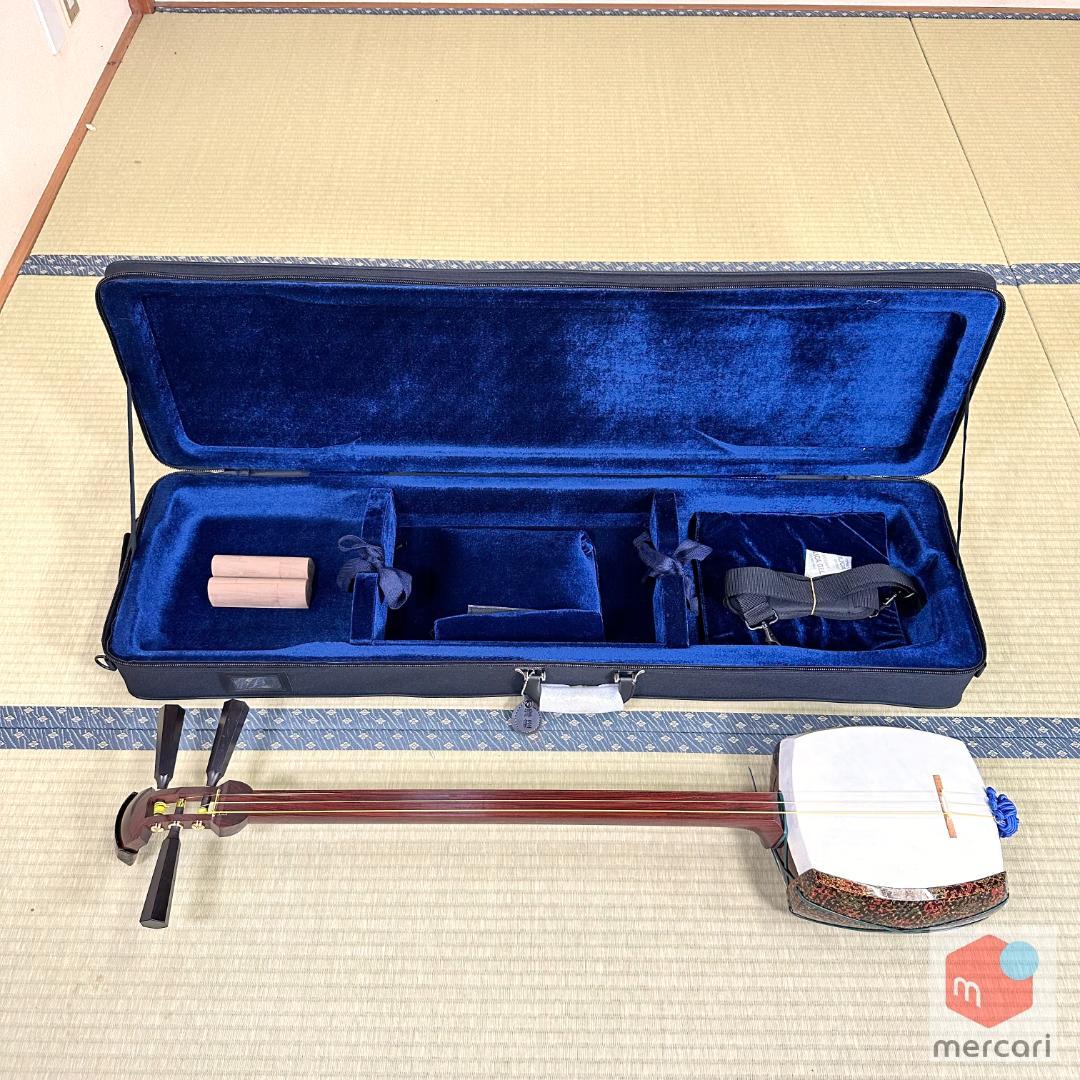 新品 津軽三味線 本体 紅木 太棹 展示品 新品軽量ケース付 新津01