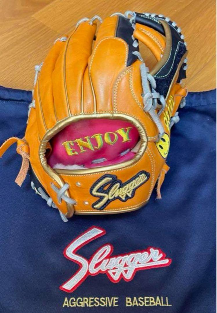 軟式グローブ　スラッガー湯もみ型付けすみ