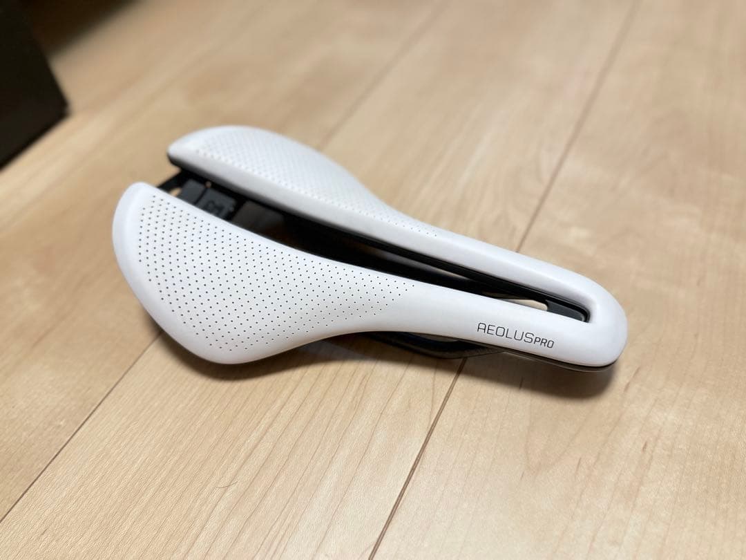 トレック　ボントレガー　AEOLUS PRO サドル　限定色ホワイト145mm
