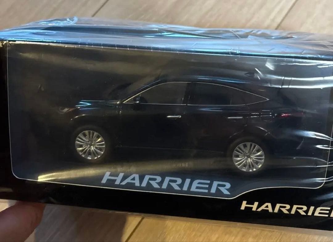 トヨタ 1/30 ハリアー プレシャスブラックパール 新品未使用