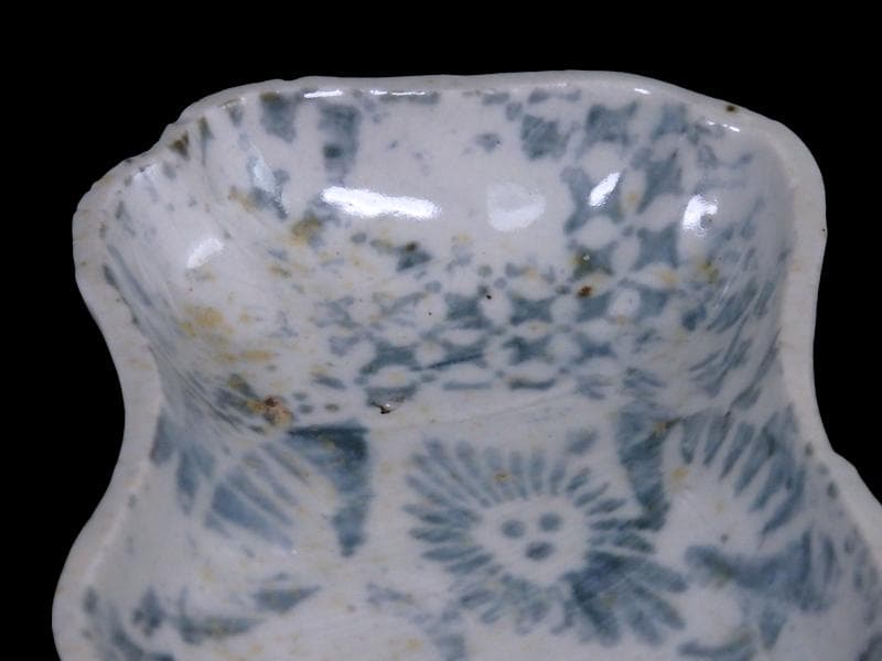 古伊万里　型刷印判　松葉に幾何学文様の図　変形皿　D228AS-CWj