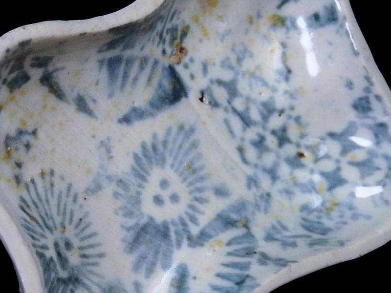 古伊万里　型刷印判　松葉に幾何学文様の図　変形皿　D228AS-CWj