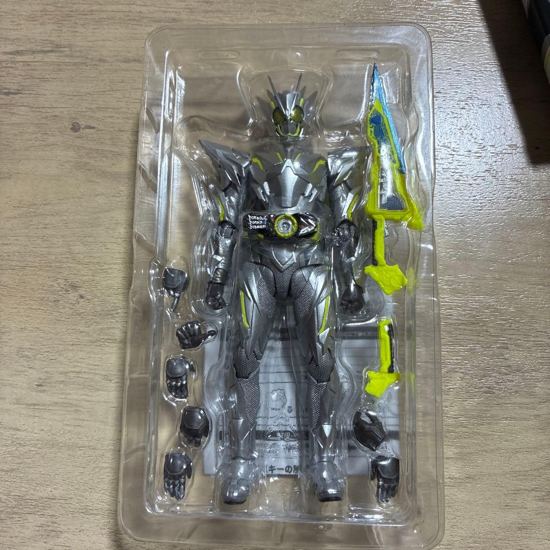 SHFiguarts 仮面ライダーゼロワン メタルクラスターホッパー