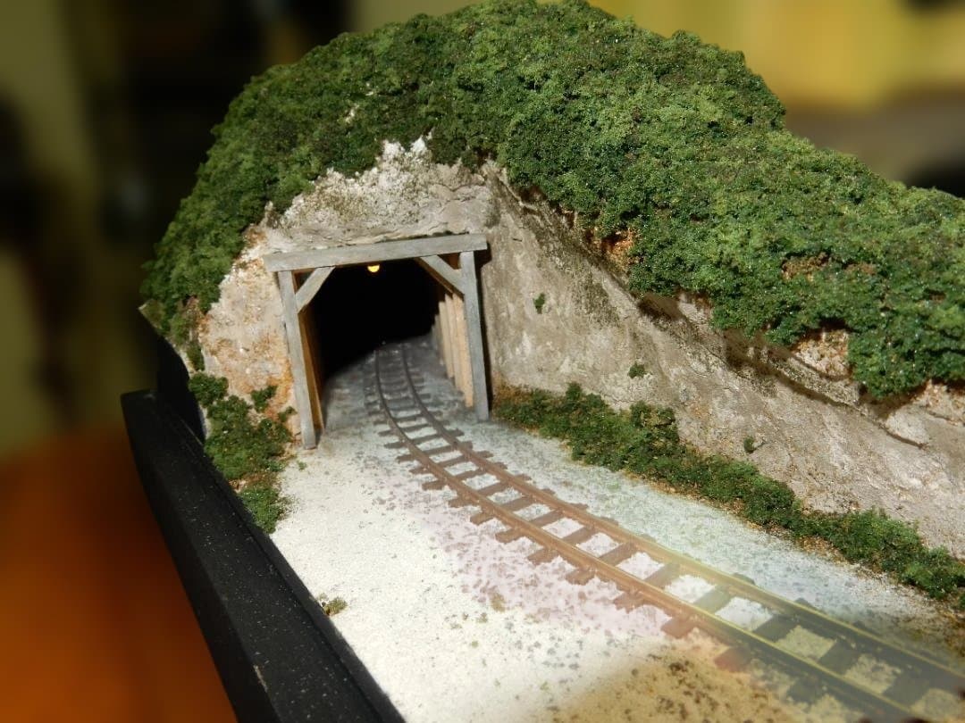 HOe(ナローゲージ) 鉄道模型 トンネル付きジオラマ