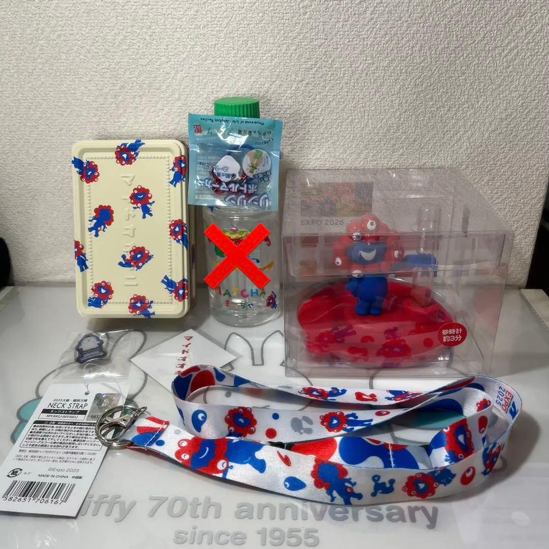 万博 セット 砂時計 まっちゃ ネックストラップ マイドオオキニ ピンバッジ