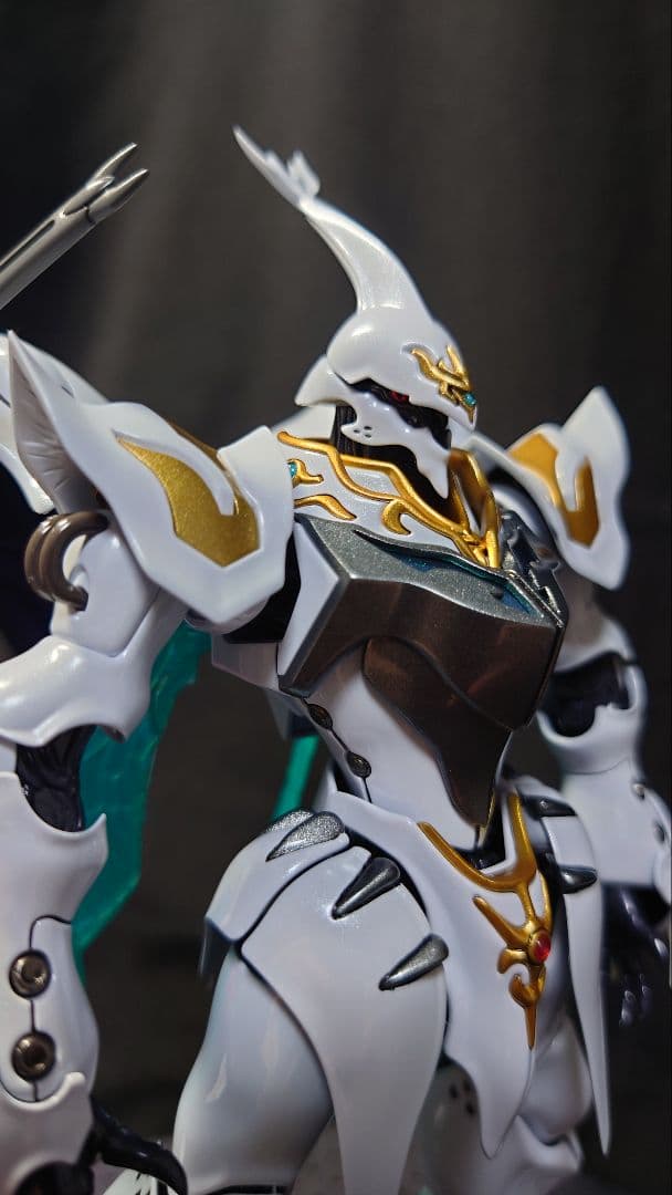 バンダイ　HGサーバイン　塗装済完成品