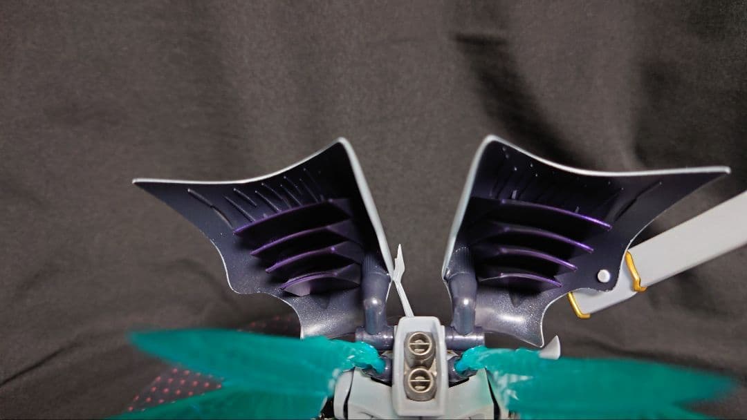 バンダイ　HGサーバイン　塗装済完成品