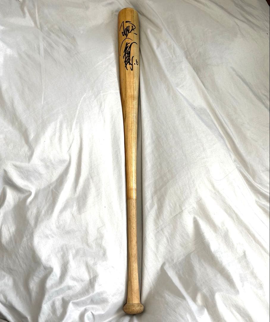 ★特別価格★阪神タイガース　岡田彰布さん　サイン入り　木製バット