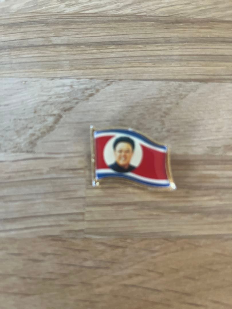 北朝鮮 ピンバッジ セット