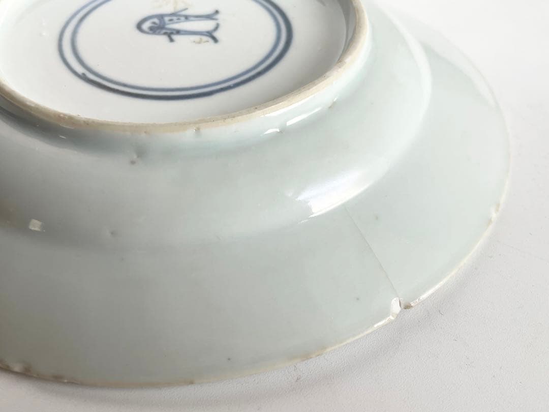 中国骨董　アンティーク　五彩　蝶々　宝文様　五寸皿　双魚印　中国　清朝　康熙五彩