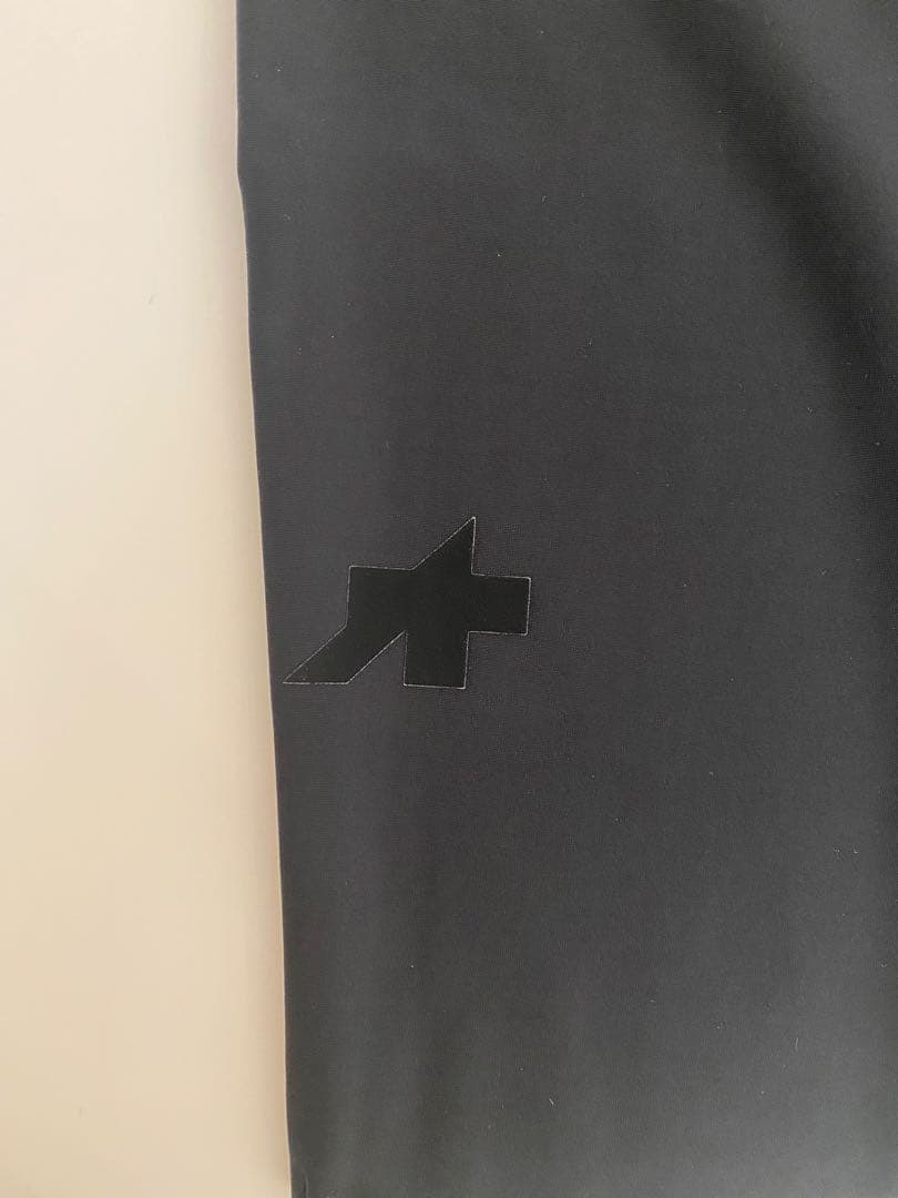 アソスassos ニーウォーマーR WINTER KNEE WARMERS P1