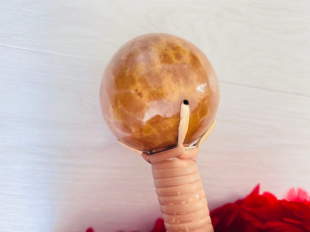 ウリウリ　フラダンス　タヒチアン　赤　羽　黄色　楽器　ハワイ　一体型　２個セット