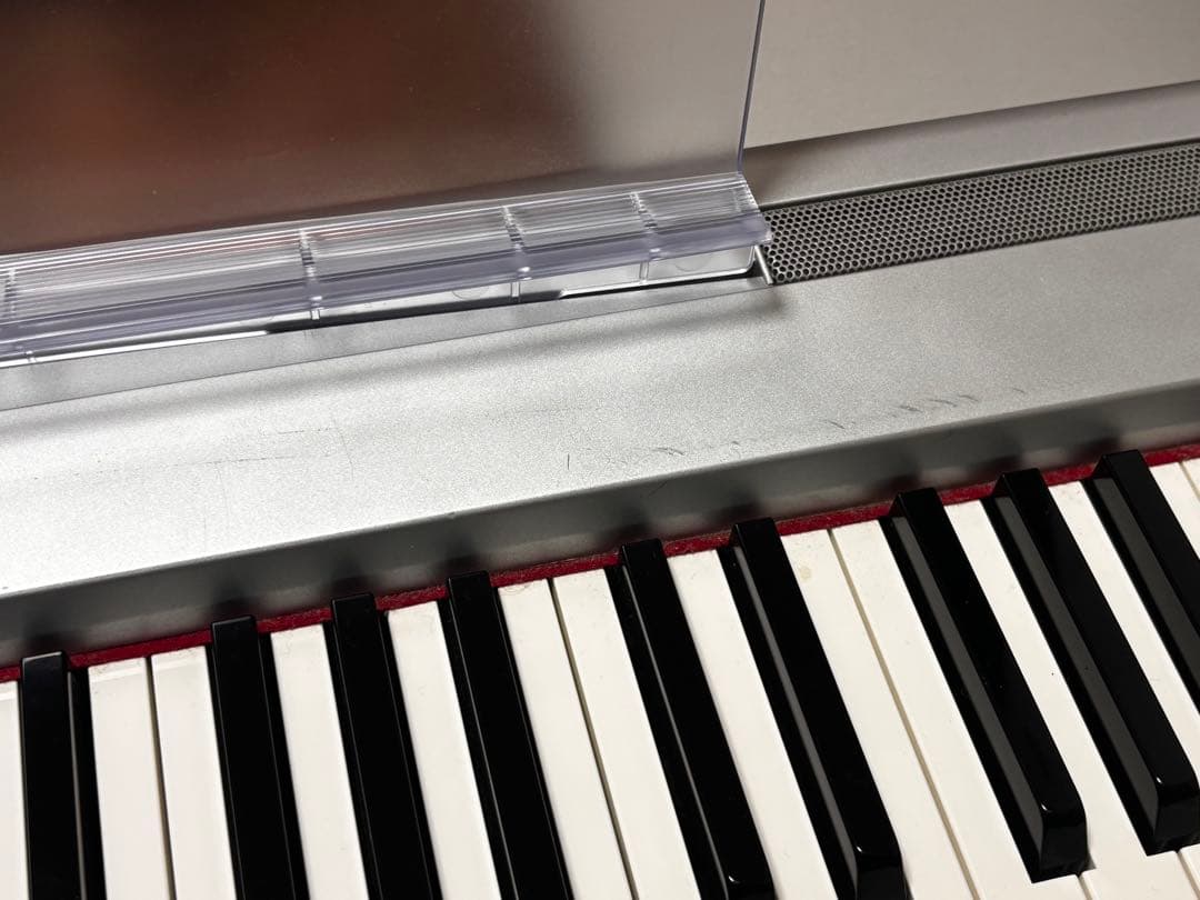 YAMAHA 電子ピアノ シルバー