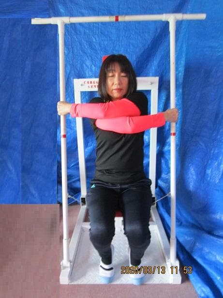 プルオーバー　マシン　健常者と車椅子 パラアスリート 試作１号