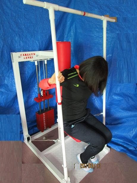 プルオーバー　マシン　健常者と車椅子 パラアスリート 試作１号