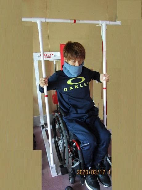 プルオーバー　マシン　健常者と車椅子 パラアスリート 試作１号