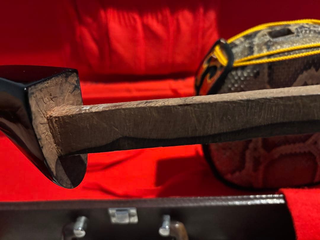 ※ラストです　旅を重ねた三線昭和六十一年贈沖縄三線黒木真壁型本皮張傷あり現状販売