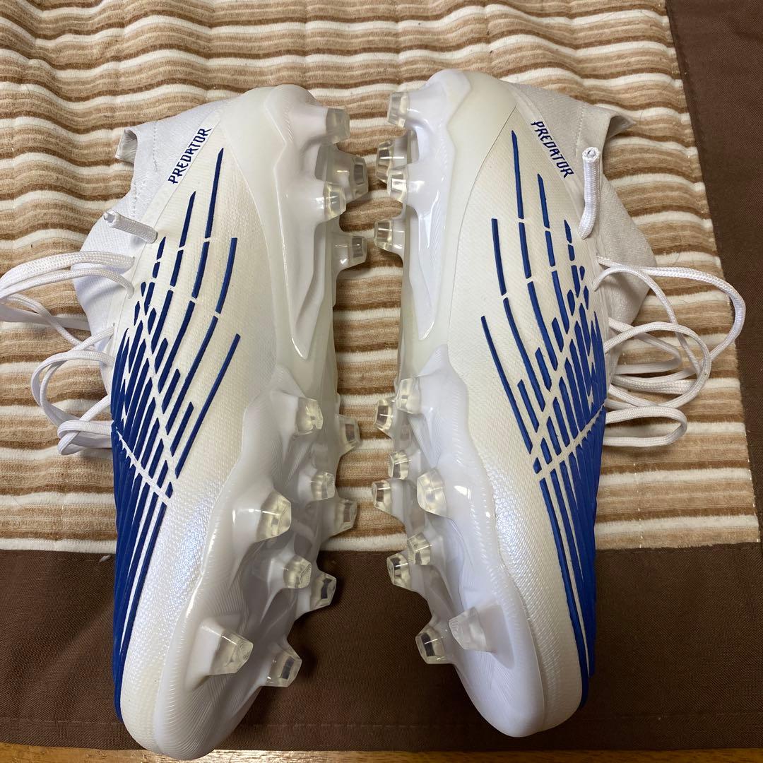 アディダスサッカースパイク　プレデター