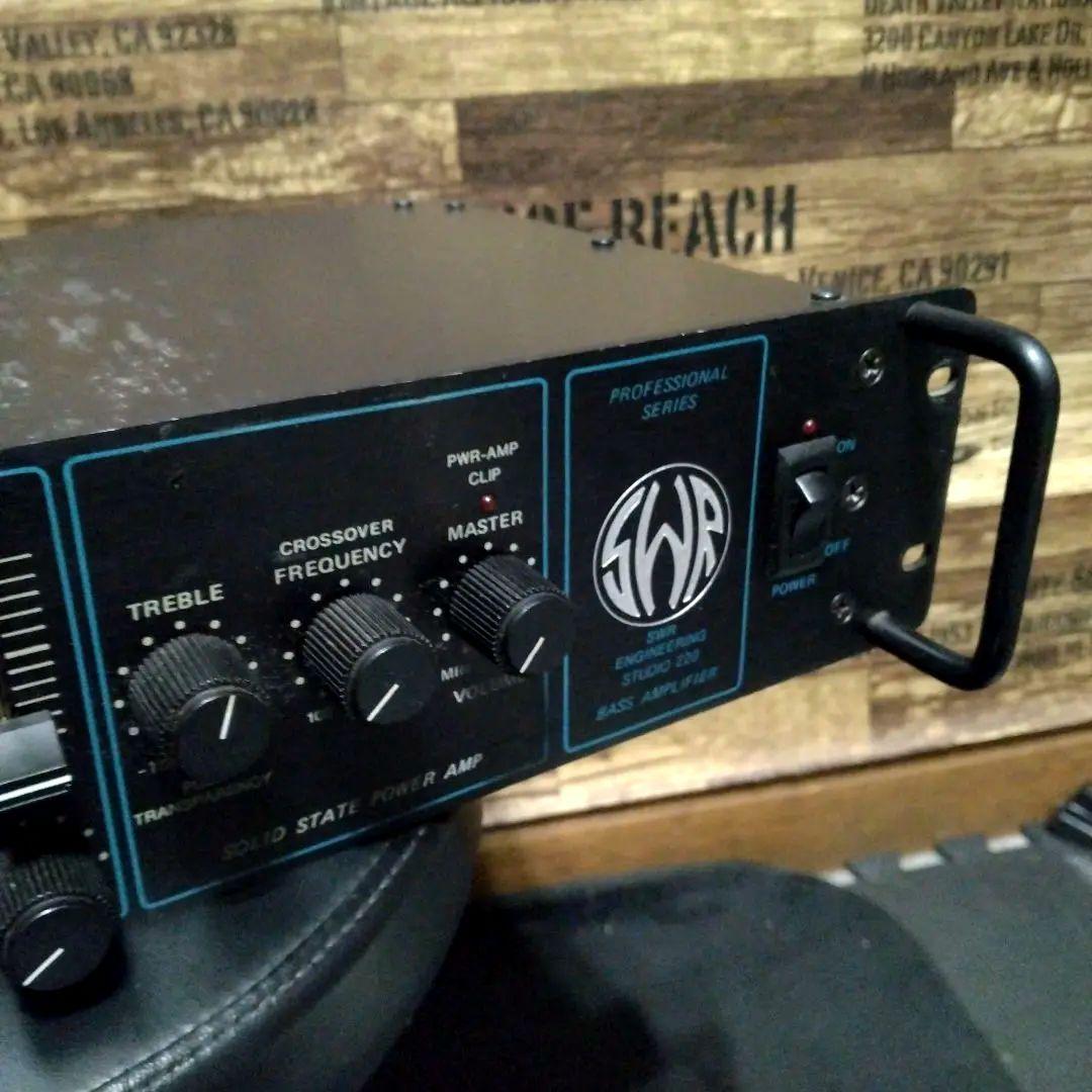 SWR STUDIO 220　ベースアンプヘッド