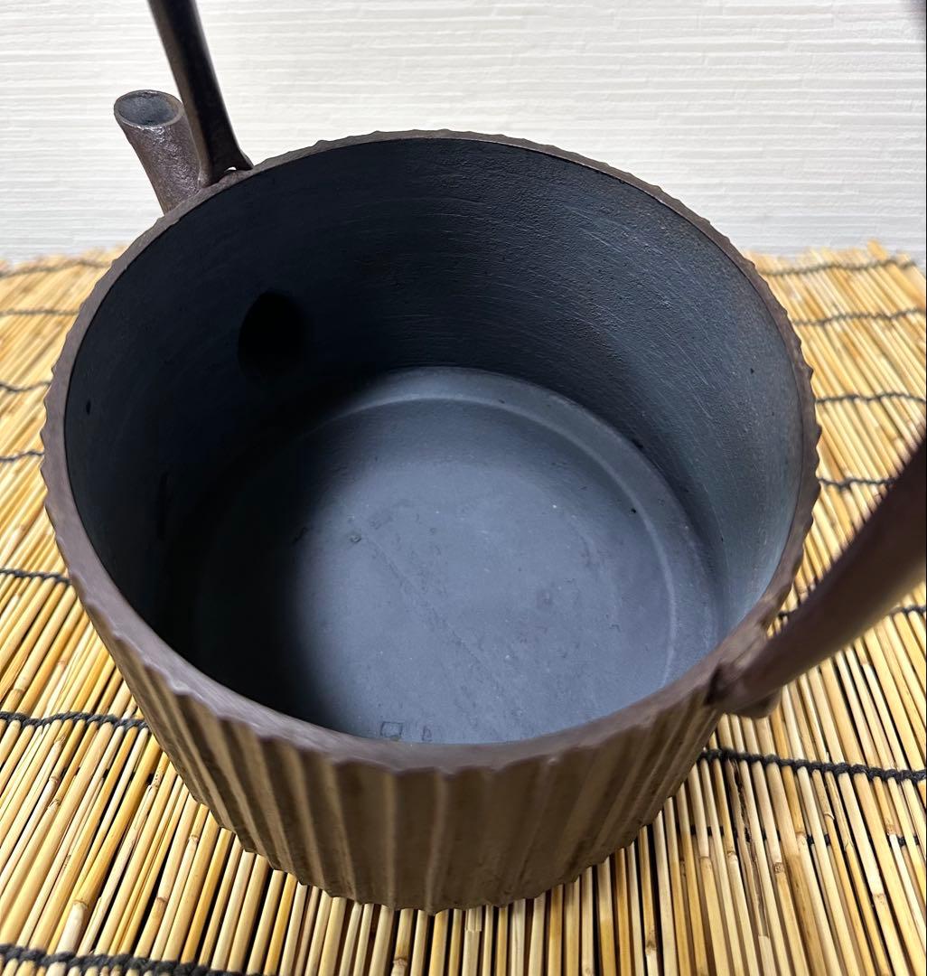 新品　岩手県奥州水沢幸工芸　現代の名工 佐藤勝久造　利休型蛇ノ目１３型　南部鉄瓶