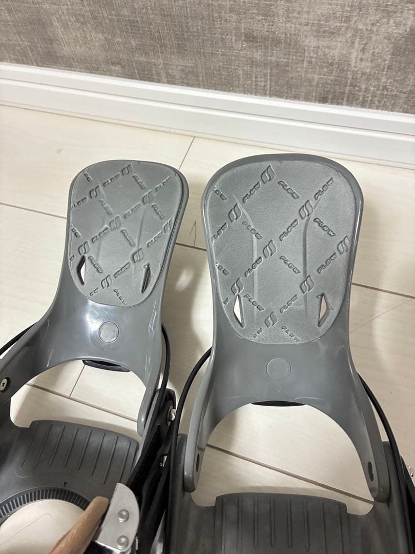 FLOW スノーボード ビンディング リアエントリー フロー　バインディング