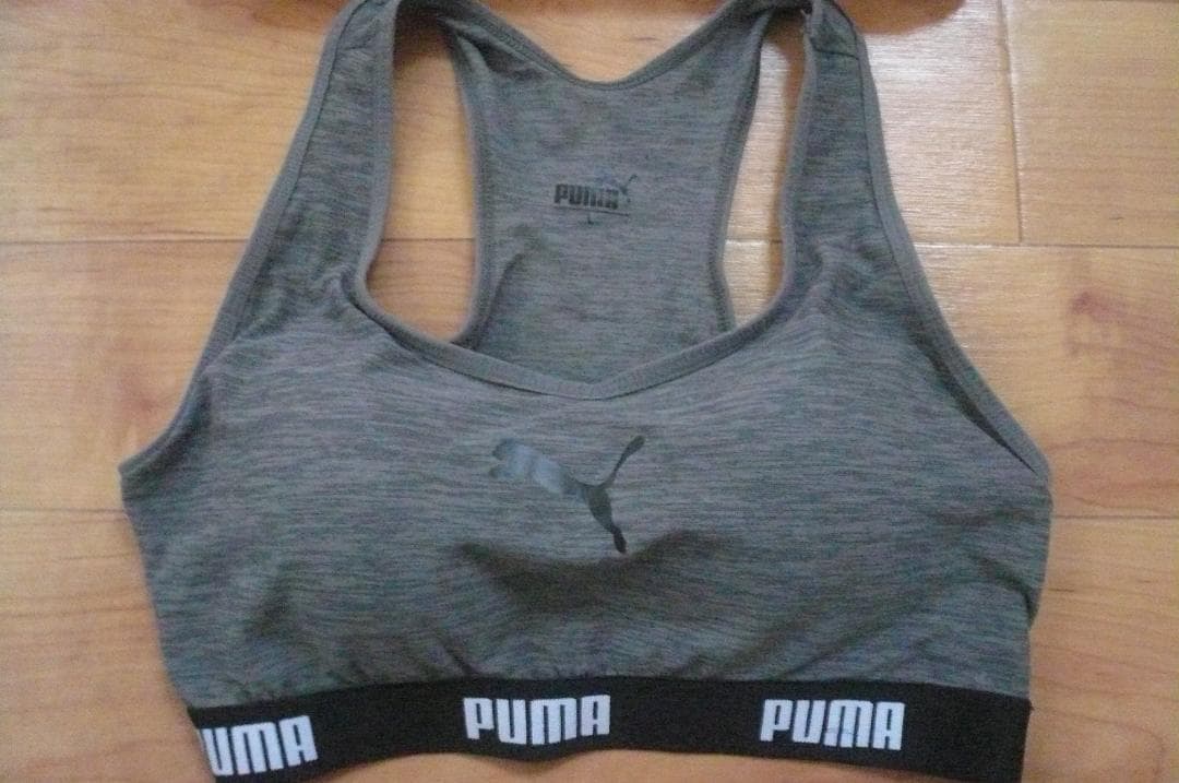 珍しいカラーデザインのアディダス ブラ＆グレー プーマブラ エクササイズ ヨガ