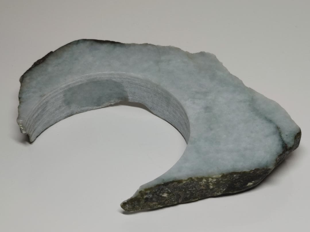 淡青 327g 翡翠 ヒスイ 原石 鑑賞石 自然石 誕生石 鉱物 鉱石 水石