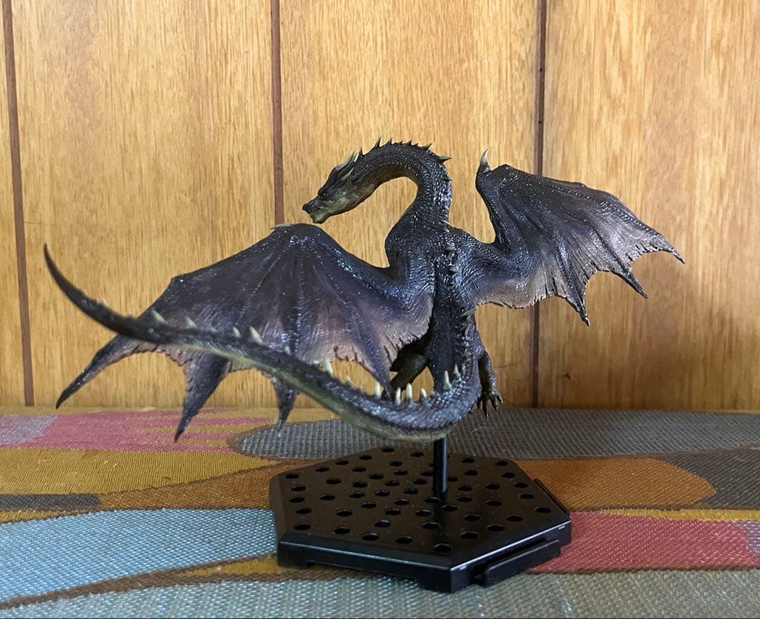 ミラボレアス　フィギュア　リペイント