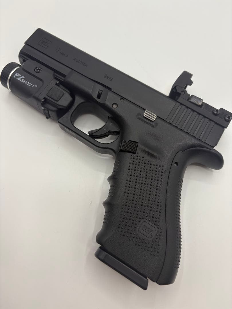 東京マルイ　グロック17 gen4 ドットサイト　ライト付き　マガジン2本付き