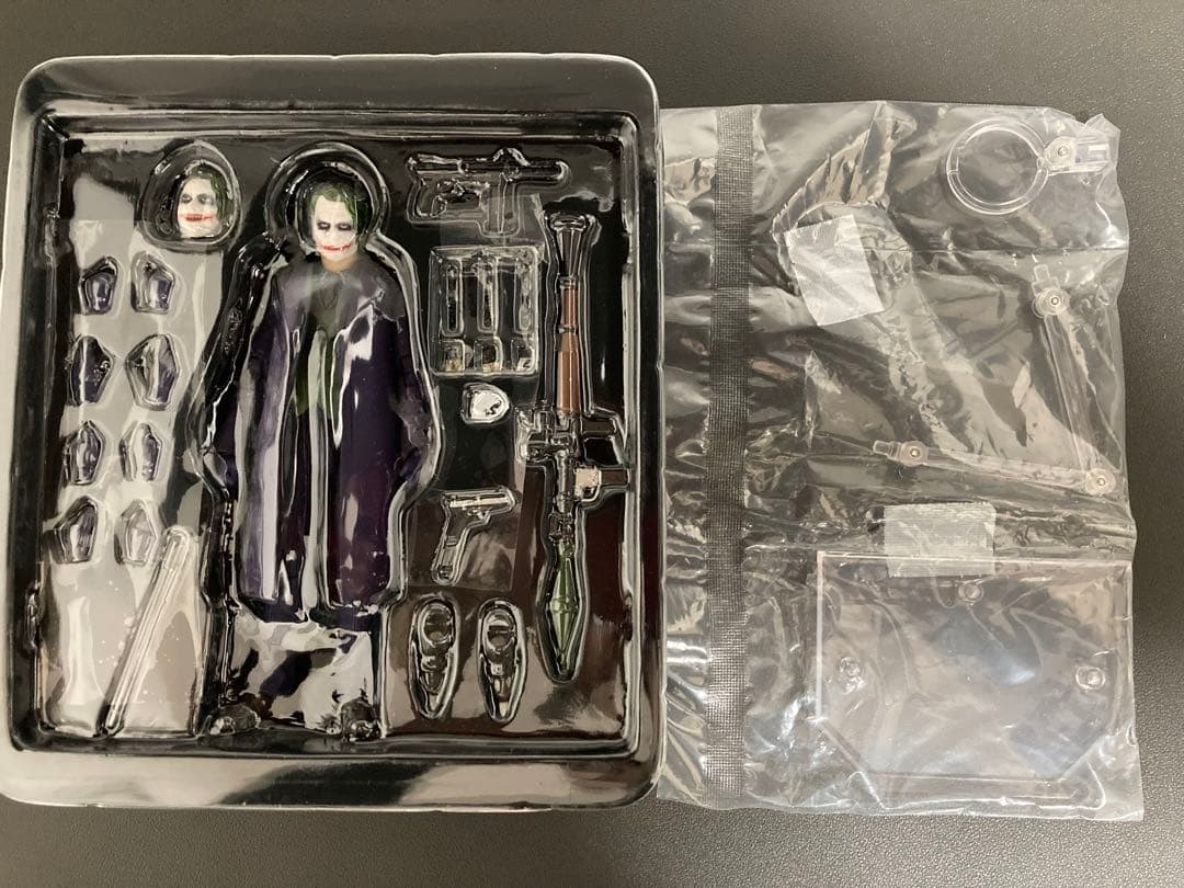 MAFEX マフェックス　ジョーカー　Ver.2.0 No.051 ダークナイト