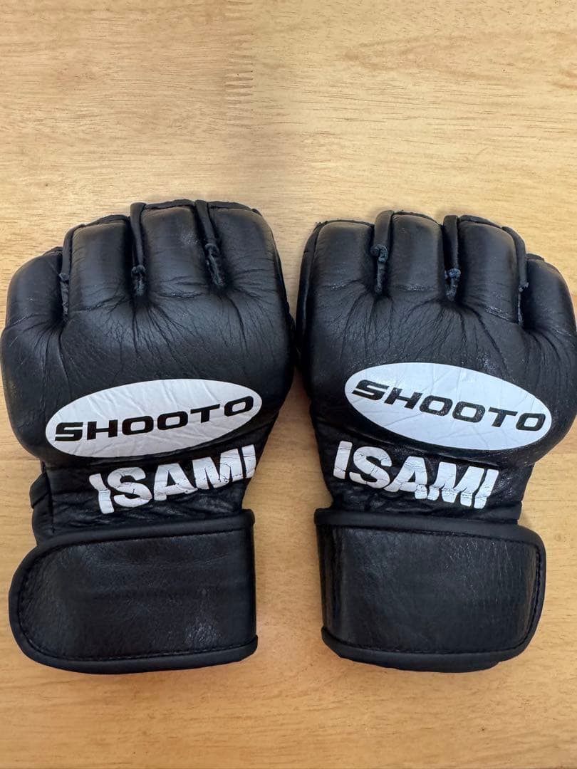 修斗 イサミ MMAグローブ