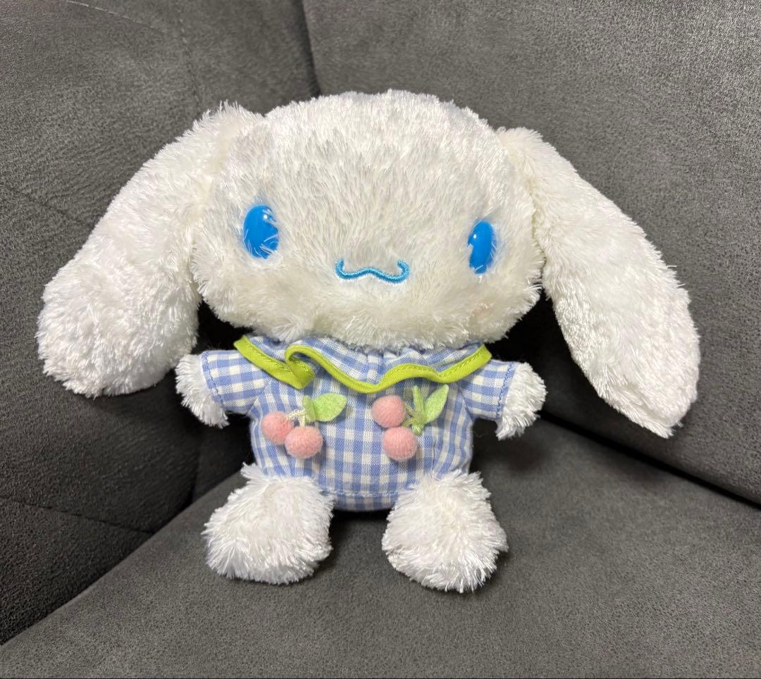 【美品】シナモロール　ぬいぐるみ 2009 クタクタドール　さくらんぼモチーフ