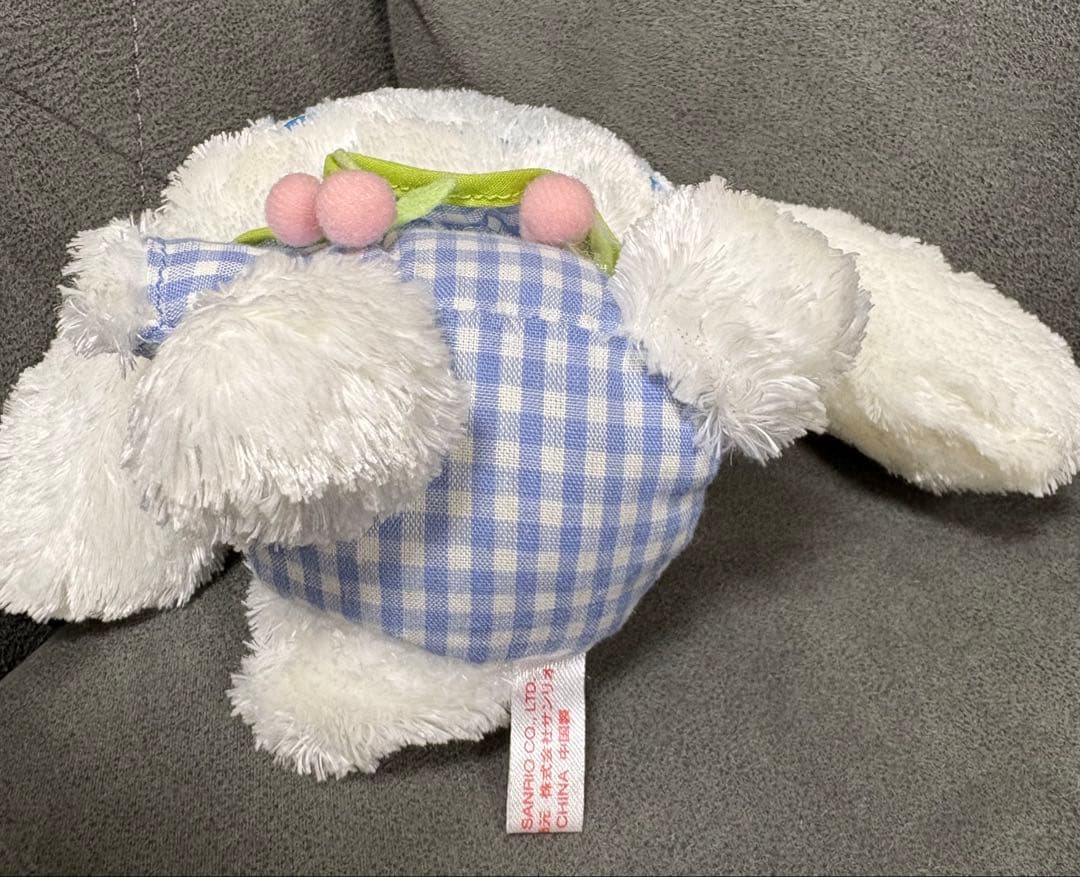 【美品】シナモロール　ぬいぐるみ 2009 クタクタドール　さくらんぼモチーフ