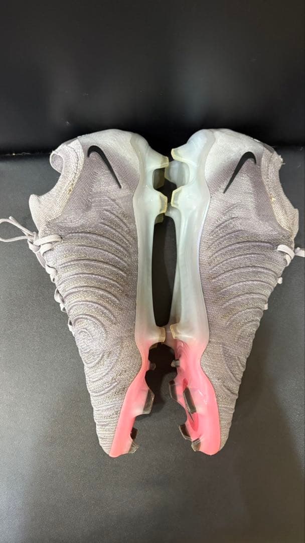 Nike ファントム　 サッカー スパイク グレー/ブラック/ピンク