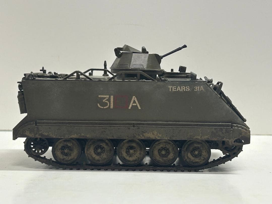 アカデミー　1/35 M132A1 完成品　戦車　装甲車模型　オーストラリア