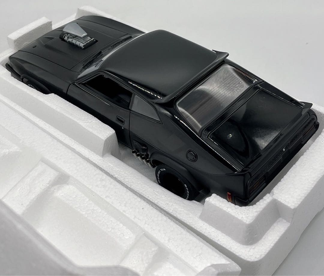 AUTOart 1/18 フォード XB ファルコン チューンド・バージョン