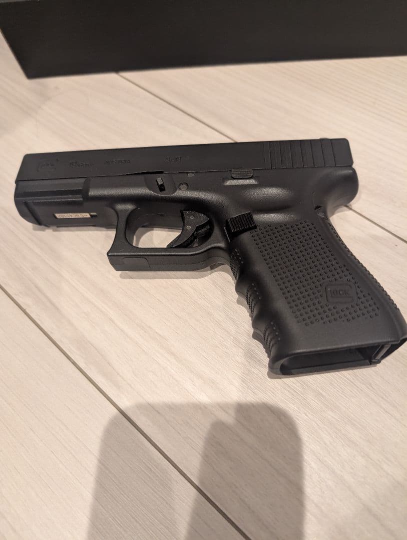 【美品】東京マルイ Glock 19 Gen.4 グロック 19 ガスガン