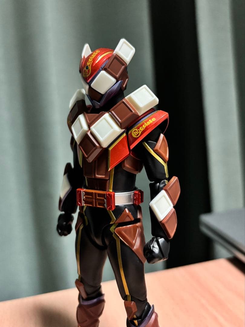 S.H.Figuarts 仮面ライダーヴァレン　チョコドンフォーム