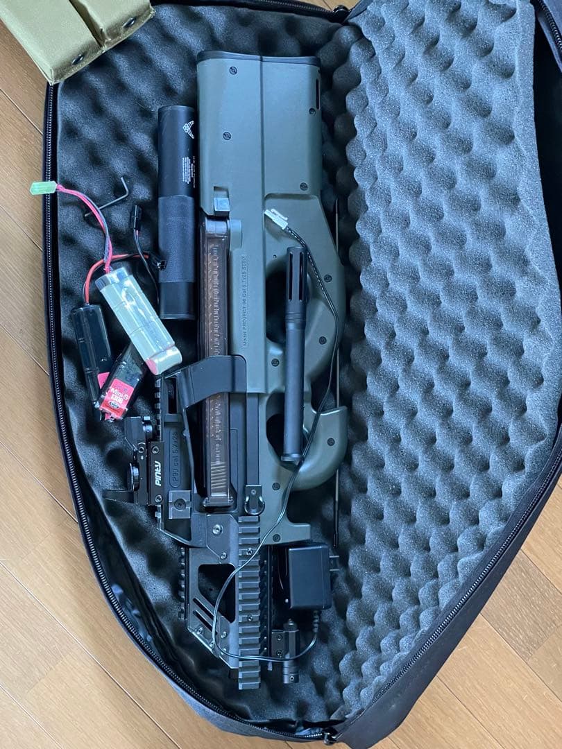 電動ガン東京マルイP9O 18歳以上　カスタマイズ済み