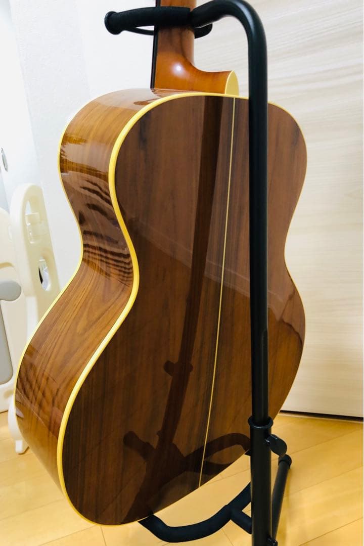 日本の熟練職人が手がける高品質アコースティックギターK.Yairi SBL-1A