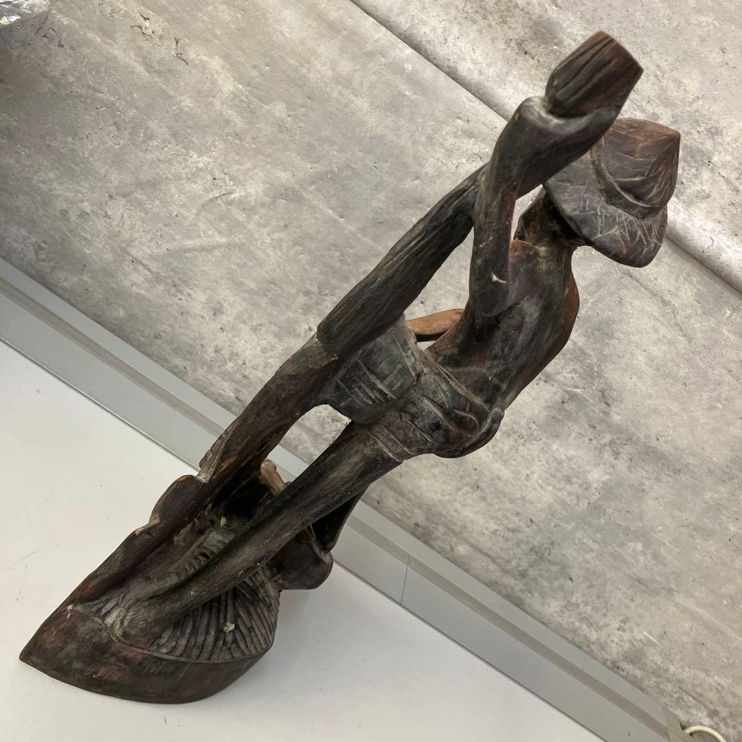 エスニック アジアン 木製 木彫り 工芸品 漁師 男 網漁 投網 置物 オブジェ