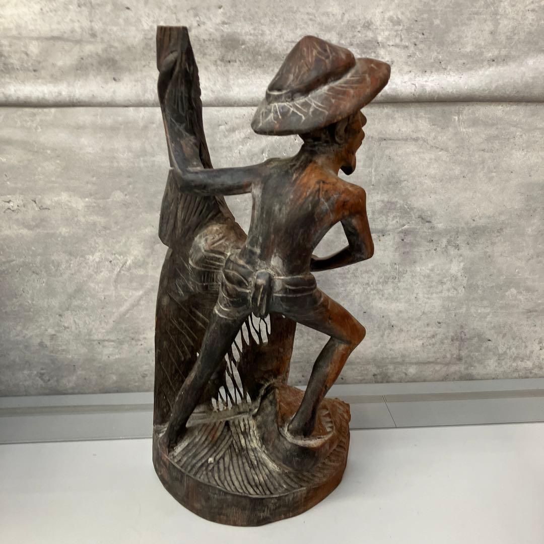 エスニック アジアン 木製 木彫り 工芸品 漁師 男 網漁 投網 置物 オブジェ
