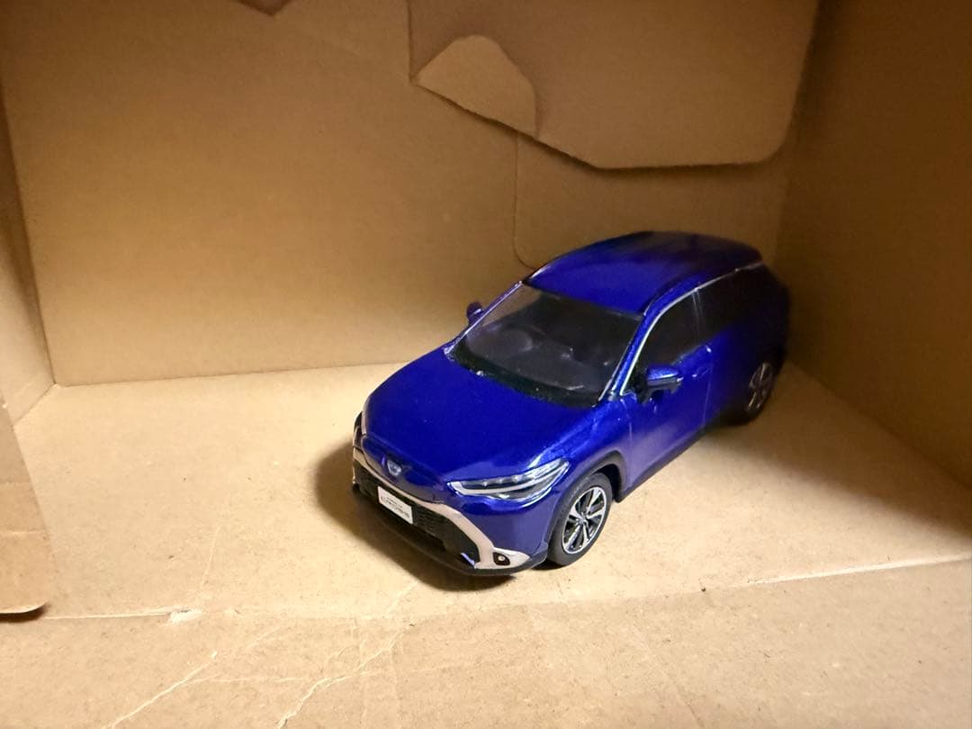 トヨタカラーサンプル　まとめ売り　カローラクロス2台
