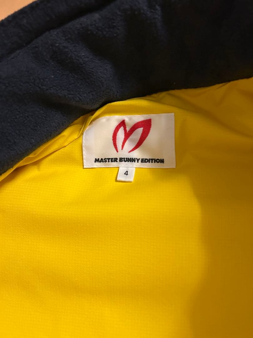 MASTER BUNNY EDITION イエロー ダウンジャケット