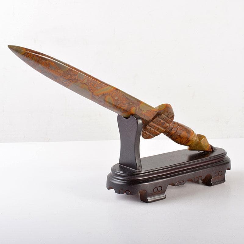 中国　玉石寿山石彫刻　剣　置物　唐木飾台付　C　6843