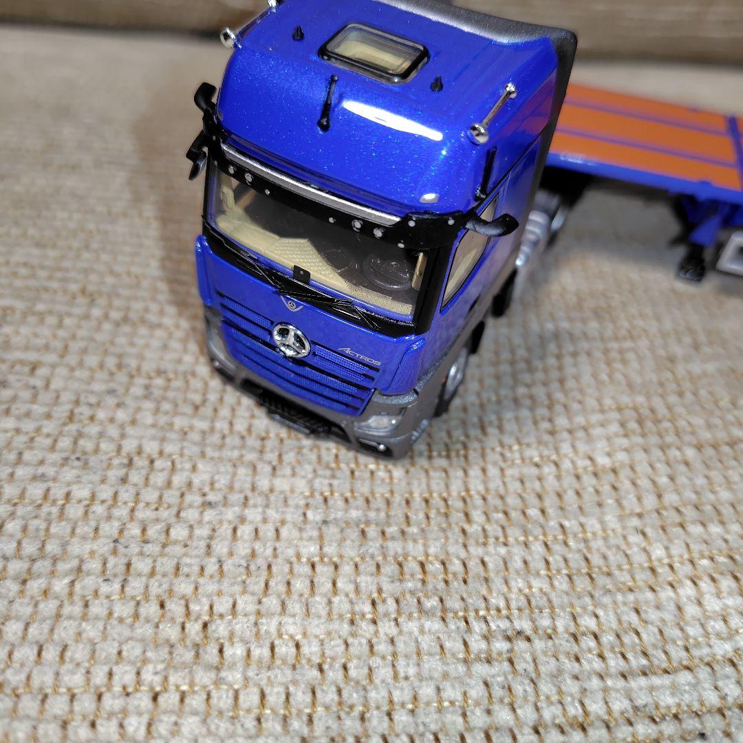 Mercedes-Benz ギガスペース スケーラブルトレーラーブルー