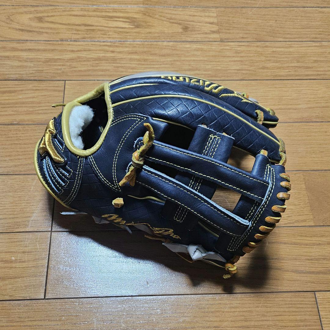 ミズノプロ　軟式用グローブ ネイビー/ゴールド 　　　　　　内野手用